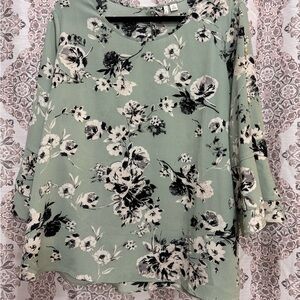 Nice very pretty Top EUC XL